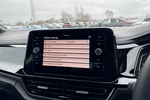  Volkswagen T-Roc 1.0 TSI Style Design Euro 6 (s/s) 5dr Thumbnail #47