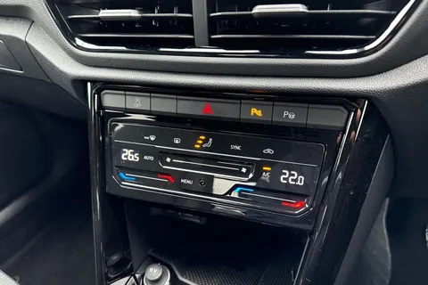  Volkswagen T-Roc 1.0 TSI Style Design Euro 6 (s/s) 5dr Thumbnail #52