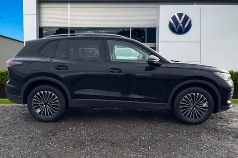  Volkswagen Tiguan 2.0 TDI Match DSG Euro 6 (s/s) 5dr Thumbnail #3