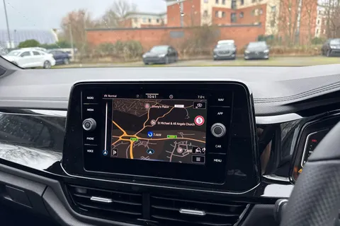 Volkswagen T-Roc 1.5 TSI Black Edition Plus Euro 6 (s/s) 5dr Thumbnail #17