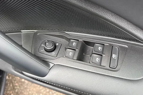  Volkswagen Tiguan 2.0 TDI Match DSG Euro 6 (s/s) 5dr Thumbnail #20