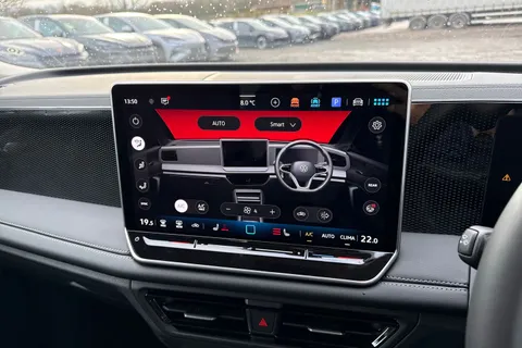  Volkswagen Tiguan 2.0 TDI Match DSG Euro 6 (s/s) 5dr Thumbnail #21