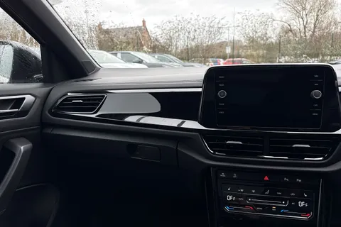 Volkswagen T-Roc 1.5 TSI Black Edition Plus Euro 6 (s/s) 5dr Thumbnail #20