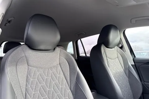  Volkswagen Tiguan 2.0 TDI Match DSG Euro 6 (s/s) 5dr Thumbnail #23