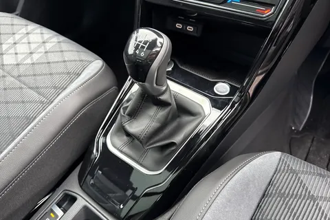 Volkswagen T-Roc 1.5 TSI Black Edition Plus Euro 6 (s/s) 5dr Thumbnail #23