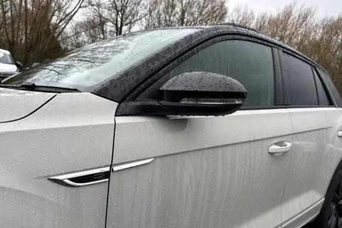 Volkswagen T-Roc 1.5 TSI Black Edition Plus Euro 6 (s/s) 5dr Thumbnail #26