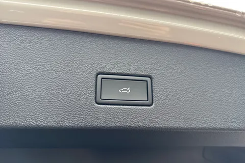 Volkswagen T-Roc 1.5 TSI Black Edition Plus Euro 6 (s/s) 5dr Thumbnail #30