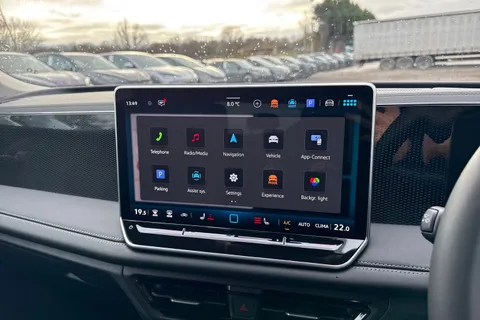  Volkswagen Tiguan 2.0 TDI Match DSG Euro 6 (s/s) 5dr Thumbnail #38