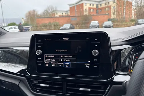 Volkswagen T-Roc 1.5 TSI Black Edition Plus Euro 6 (s/s) 5dr Thumbnail #45