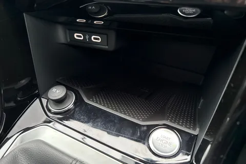 Volkswagen T-Roc 1.5 TSI Black Edition Plus Euro 6 (s/s) 5dr Thumbnail #55