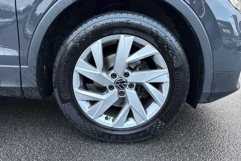 6 of 44 for Volkswagen Tiguan 2.0 TDI Life Euro 6 (s/s) 5dr