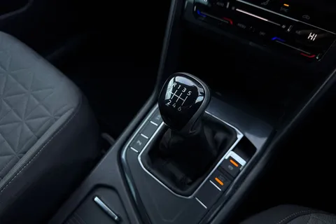 19 of 44 for Volkswagen Tiguan 2.0 TDI Life Euro 6 (s/s) 5dr