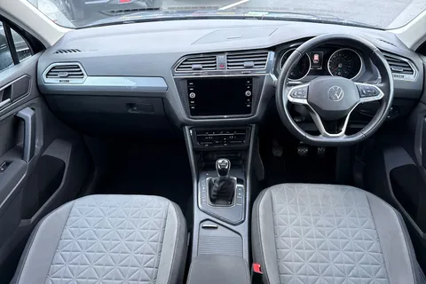 30 of 44 for Volkswagen Tiguan 2.0 TDI Life Euro 6 (s/s) 5dr