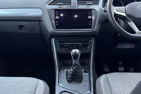 31 of 44 for Volkswagen Tiguan 2.0 TDI Life Euro 6 (s/s) 5dr