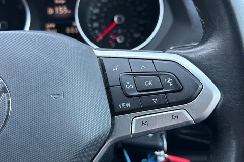 33 of 44 for Volkswagen Tiguan 2.0 TDI Life Euro 6 (s/s) 5dr