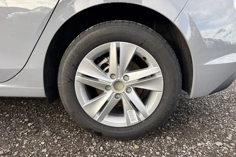  Volkswagen Golf 1.5 TSI Life Euro 6 (s/s) 5dr Thumbnail #10