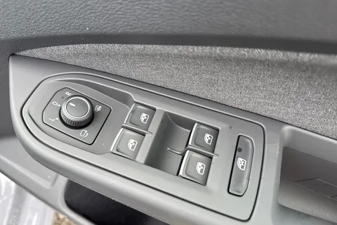  Volkswagen Golf 1.5 TSI Life Euro 6 (s/s) 5dr Thumbnail #20