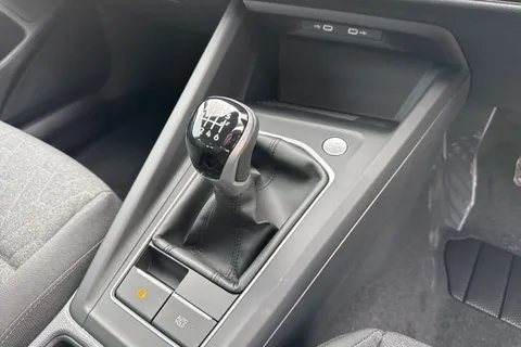  Volkswagen Golf 1.5 TSI Life Euro 6 (s/s) 5dr Thumbnail #22