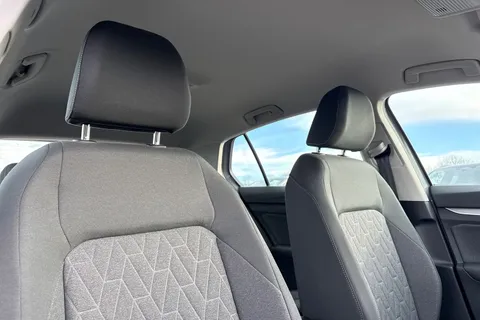  Volkswagen Golf 1.5 TSI Life Euro 6 (s/s) 5dr Thumbnail #23