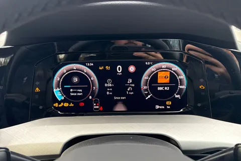  Volkswagen Golf 1.5 TSI Life Euro 6 (s/s) 5dr Thumbnail #30