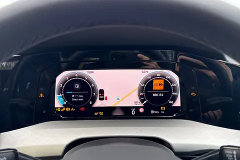  Volkswagen Golf 1.5 TSI Life Euro 6 (s/s) 5dr Thumbnail #32