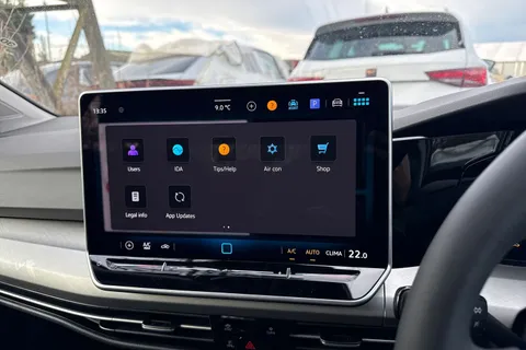  Volkswagen Golf 1.5 TSI Life Euro 6 (s/s) 5dr Thumbnail #36