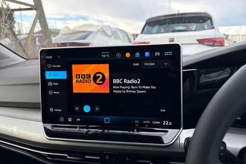  Volkswagen Golf 1.5 TSI Life Euro 6 (s/s) 5dr Thumbnail #38