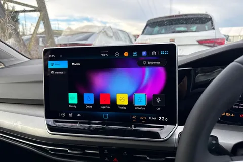  Volkswagen Golf 1.5 TSI Life Euro 6 (s/s) 5dr Thumbnail #44