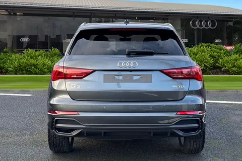 4 of 65 for Audi Q3 2.0 TDI 35 S line S Tronic Euro 6 (s/s) 5dr