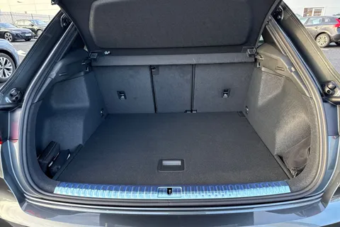 6 of 65 for Audi Q3 2.0 TDI 35 S line S Tronic Euro 6 (s/s) 5dr