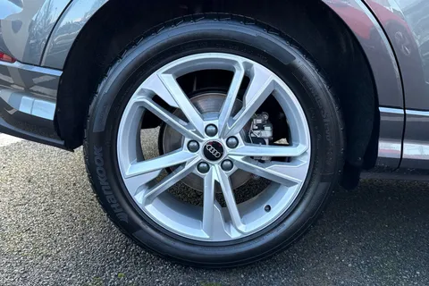 11 of 65 for Audi Q3 2.0 TDI 35 S line S Tronic Euro 6 (s/s) 5dr