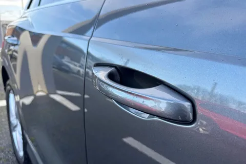 28 of 65 for Audi Q3 2.0 TDI 35 S line S Tronic Euro 6 (s/s) 5dr