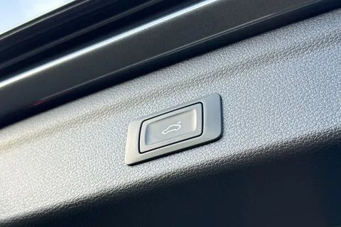 36 of 65 for Audi Q3 2.0 TDI 35 S line S Tronic Euro 6 (s/s) 5dr