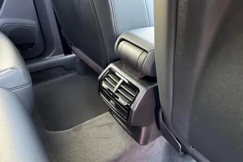 38 of 65 for Audi Q3 2.0 TDI 35 S line S Tronic Euro 6 (s/s) 5dr