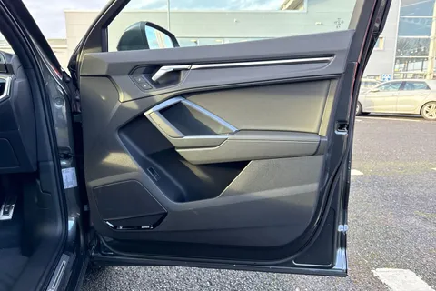 47 of 65 for Audi Q3 2.0 TDI 35 S line S Tronic Euro 6 (s/s) 5dr