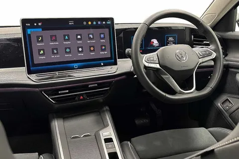 DC25WKX Volkswagen Passat 1.5 TSI eHybrid Life 5dr DSG **INFO PACK, DRIVER PACK, TOW BAR** Thumbnail #2