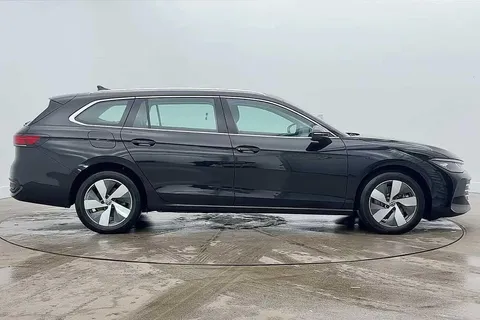 DC25WKX Volkswagen Passat 1.5 TSI eHybrid Life 5dr DSG **INFO PACK, DRIVER PACK, TOW BAR** Thumbnail #4
