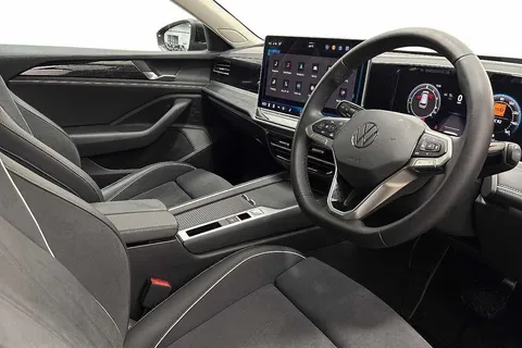 DC25WKX Volkswagen Passat 1.5 TSI eHybrid Life 5dr DSG **INFO PACK, DRIVER PACK, TOW BAR** Thumbnail #6