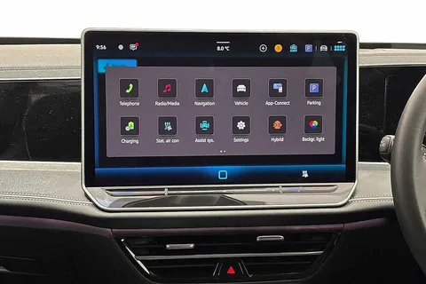 DC25WKX Volkswagen Passat 1.5 TSI eHybrid Life 5dr DSG **INFO PACK, DRIVER PACK, TOW BAR** Thumbnail #12