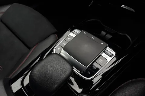 OU19UCC Mercedes-Benz A Class 2.0 A35 AMG (Premium) SpdS DCT 4MATIC Euro 6 (s/s) 5dr Thumbnail #21