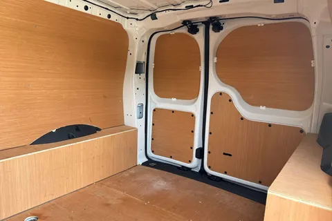 DA25AHU Volkswagen Caddy 2.0 TDI 102PS Commerce Van [Business/Tech Pack] Thumbnail #18