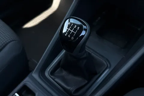 DA25AHU Volkswagen Caddy 2.0 TDI 102PS Commerce Van [Business/Tech Pack] Thumbnail #22