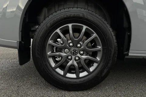 DF75FWM Volkswagen Transporter 2.0 TDI 110 Commerce Plus Van Thumbnail #11