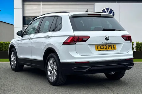 CX23PVA Volkswagen Tiguan 1.5 TSI 150 Life 5dr DSG | Rear View Camera | Adaptive Cruise Control Thumbnail #2