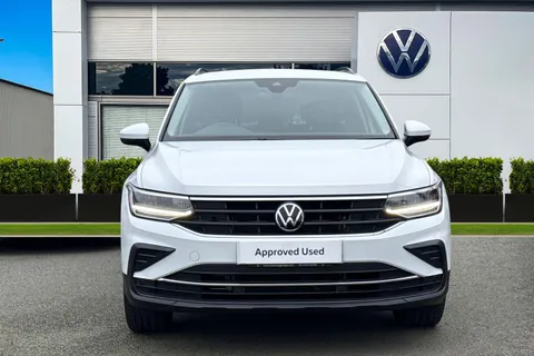 CX23PVA Volkswagen Tiguan 1.5 TSI 150 Life 5dr DSG | Rear View Camera | Adaptive Cruise Control Thumbnail #6