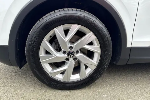 CX23PVA Volkswagen Tiguan 1.5 TSI 150 Life 5dr DSG | Rear View Camera | Adaptive Cruise Control Thumbnail #13