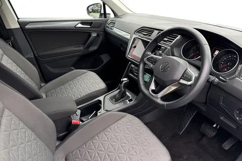 CX23PVA Volkswagen Tiguan 1.5 TSI 150 Life 5dr DSG | Rear View Camera | Adaptive Cruise Control Thumbnail #14