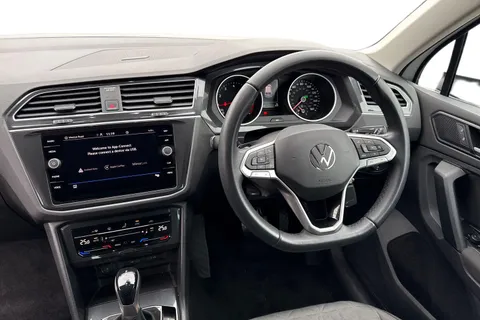 CX23PVA Volkswagen Tiguan 1.5 TSI 150 Life 5dr DSG | Rear View Camera | Adaptive Cruise Control Thumbnail #18