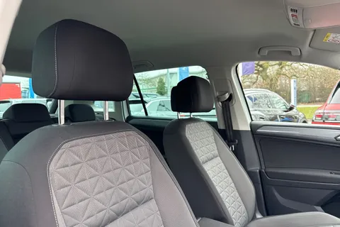 CX23PVA Volkswagen Tiguan 1.5 TSI 150 Life 5dr DSG | Rear View Camera | Adaptive Cruise Control Thumbnail #24