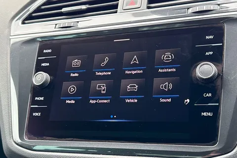 CX23PVA Volkswagen Tiguan 1.5 TSI 150 Life 5dr DSG | Rear View Camera | Adaptive Cruise Control Thumbnail #28